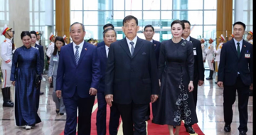 Nhà vua Thái Lan và Hoàng hậu bắt đầu thăm Việt Nam