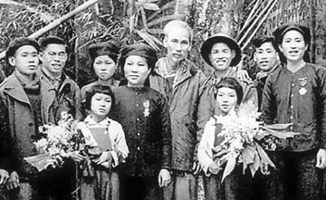 Nữ Anh hùng Lực lượng vũ trang nhân dân đầu tiên của Việt Nam, nhận danh hiệu khi mới 22 tuổi