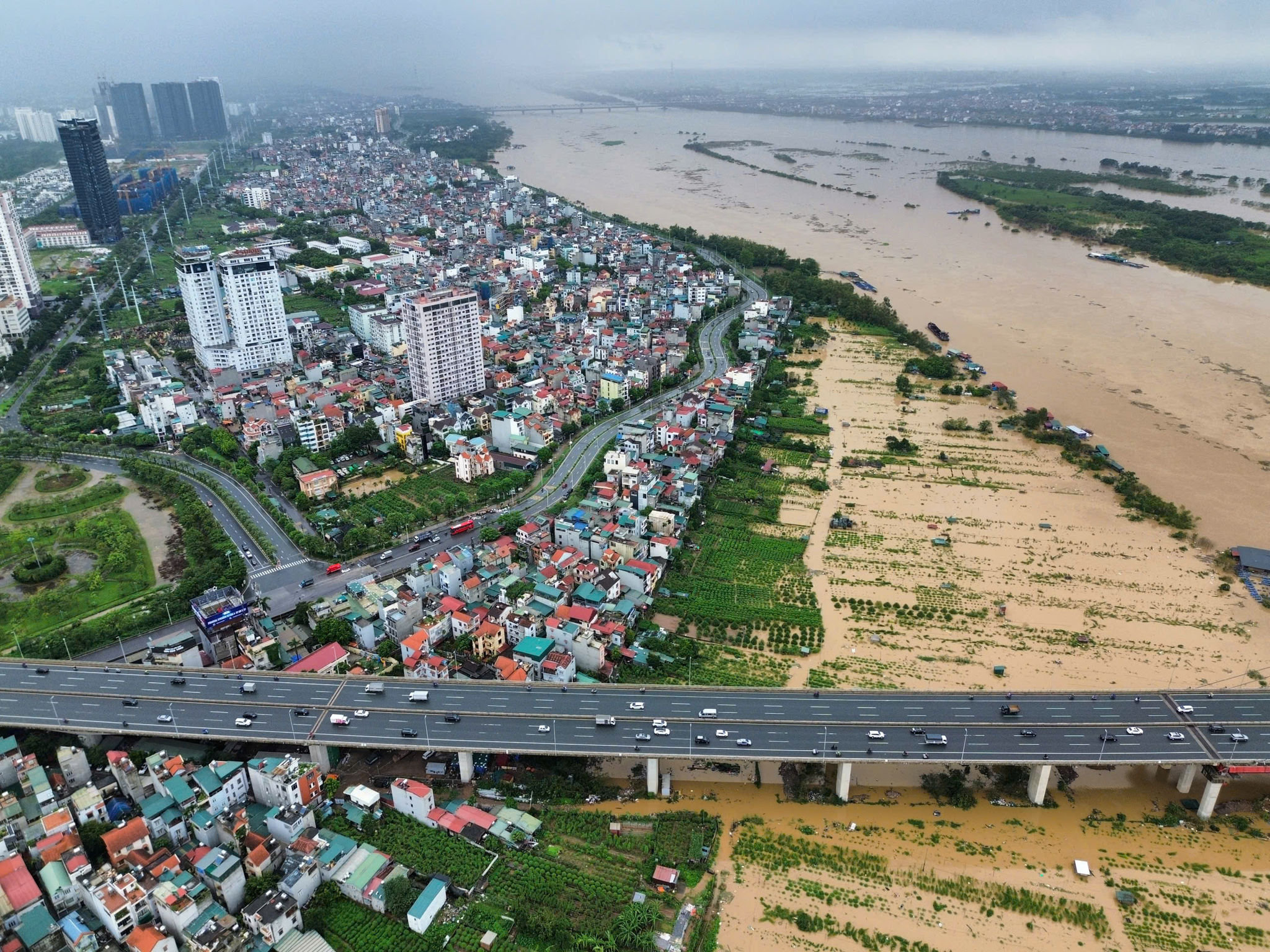 Người dân bị thu hồi đất làm đại lộ sông Hồng sẽ tái định cư ở đâu, quỹ đất được bố trí ra sao? Ảnh: Hồng Quang