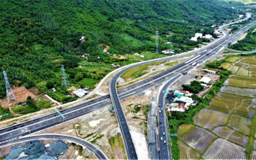 Dự án cao tốc hơn 52.000 tỷ đi qua 2 cung đường đèo đẹp bậc nhất Tây Nguyên bước vào giai đoạn quan trọng