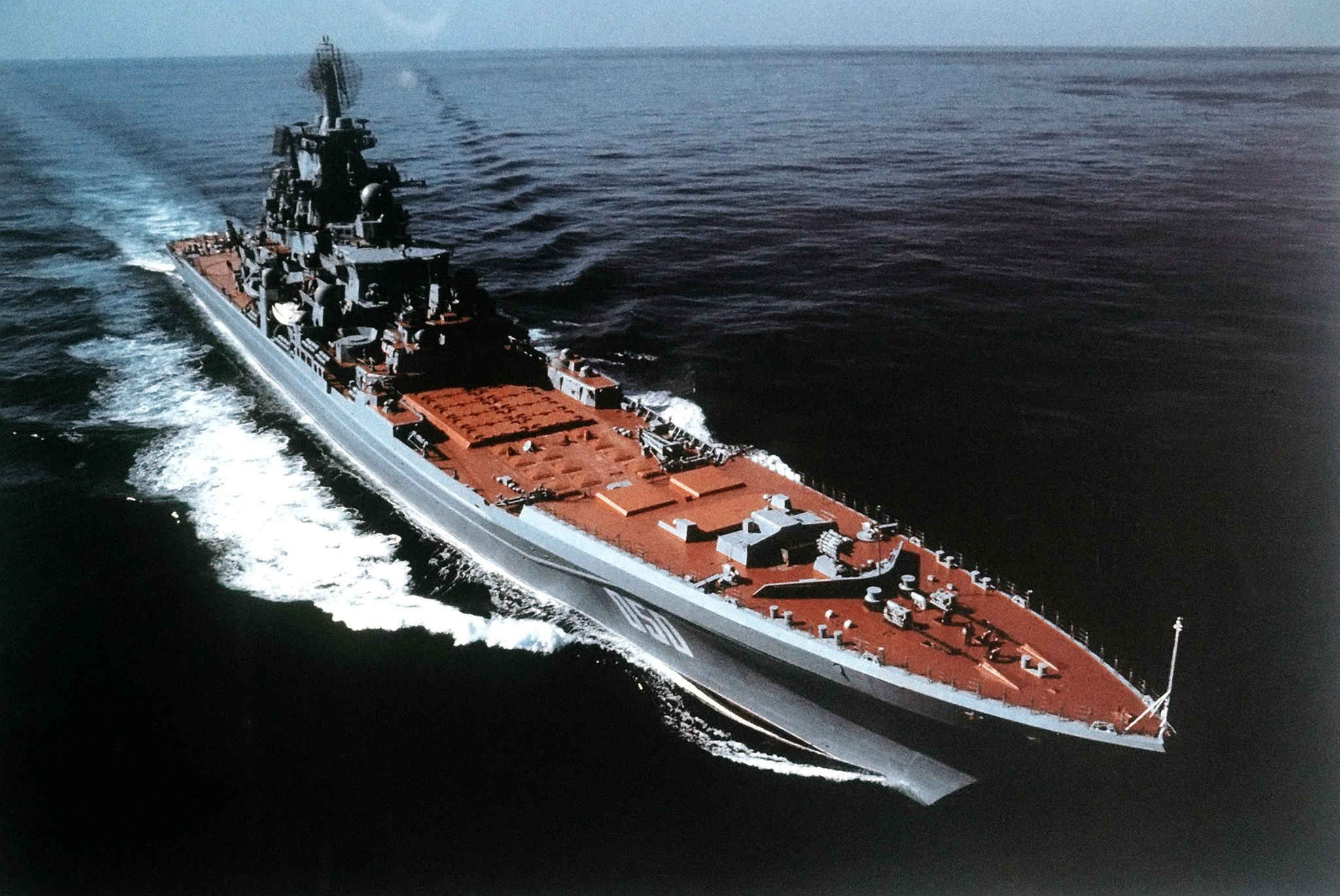 upload.wikimedia.org-wikipedia-commons-3-36-_kirov-class_battlecruiser.jpg