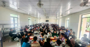 Điện Biên khẩn cấp rà soát việc một hiệu trưởng lên mạng kêu gọi hỗ trợ gạo và gas