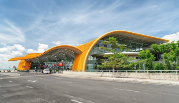 Sân bay tại tỉnh rộng nhất Việt Nam đón chuyến bay quốc tế đầu tiên sau gần 1 tháng vận hành trở lại