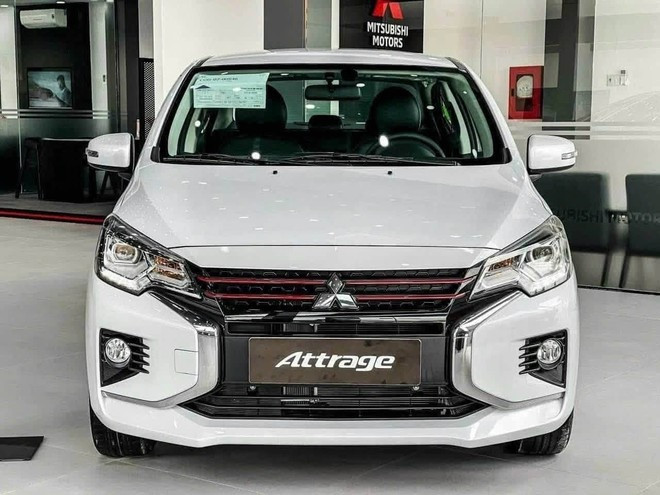 mitsubishi-attrage-xa-kho-2.jpg