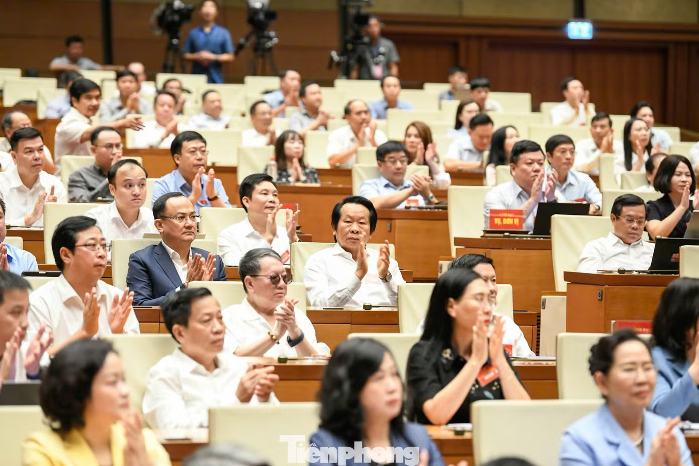 Thực hành theo Bác phải gắn chặt với khuyến khích và bảo vệ cán bộ dám nghĩ, dám làm - Ảnh 3.