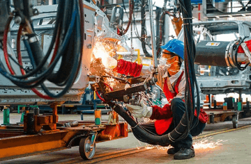 Tăng trưởng Việt Nam 'ghi điểm' với quốc tế, nhưng mục tiêu 2 con số chưa dễ đạt