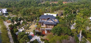 Lãnh đạo FPT sở hữu biệt thự bên hồ: Quy mô 3.000m2, khu vườn rộng lớn trồng cây quý tuổi đời đến 700 năm