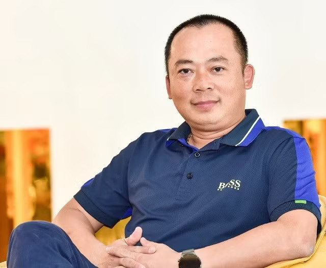 Ông Đoàn Văn Hiểu Em - Tổng Giám đốc Công ty CP Đầu tư Điện Máy Xanh. Ảnh: <a style='text-decoration: none;' href='/DMX'>DMX</a>. Động thái gây chú ý của CEO Điện Máy Xanh - Ảnh 1.