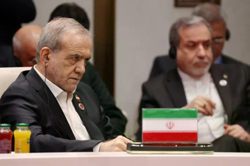 Tổng thống Iran thừa nhận đời sống người dân khó khăn, cảnh báo nguy cơ bất ổn
