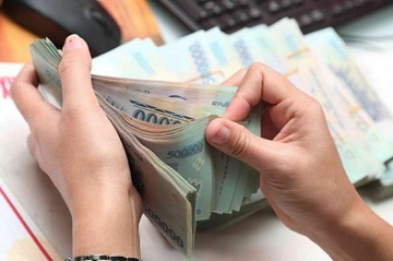 Từ nay, nhận tiền mua nhà không qua tài khoản ngân hàng có thể bị phạt đến 300 triệu đồng