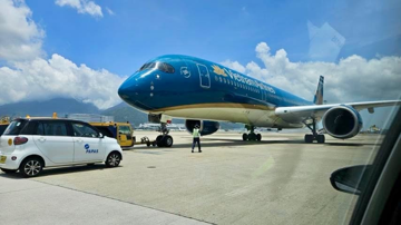 Vietnam Airlines lên tiếng về tình huống buộc phải hạ cánh để cấp cứu sản phụ sinh con ngay trên máy bay