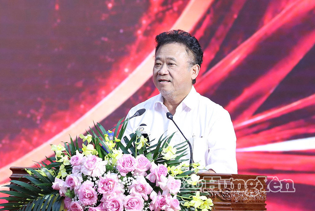 132123_ong_dang_thanh_tam_chu_tich_tap_doan_kinh_bac_nha_tai_tro_cho_cau_lac_bo_bong_da_hung_yen_phat_bieu_tai_buoi_le_18485304.jpg