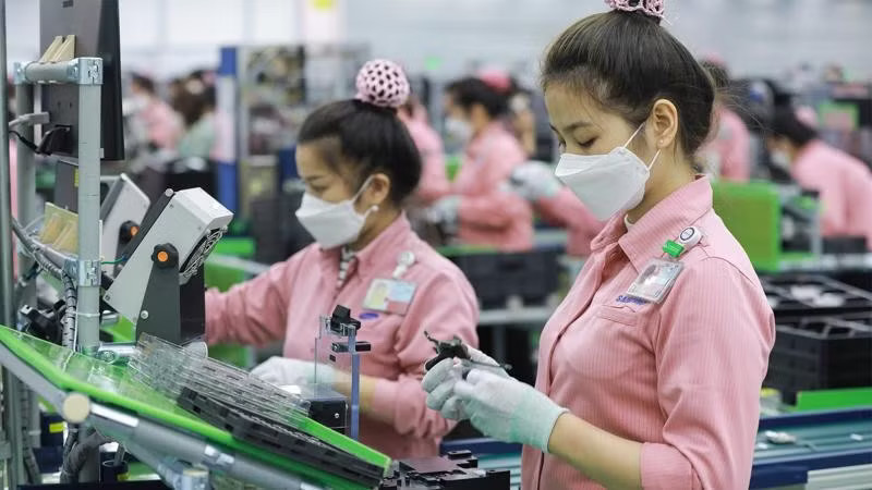 Thu ngân sách từ xuất nhập khẩu tăng hơn 52.000 tỷ đồng - Ảnh 1.