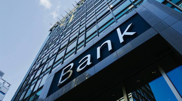 Shinhan Bank 'cài số lùi' lợi nhuận trong nửa đầu năm