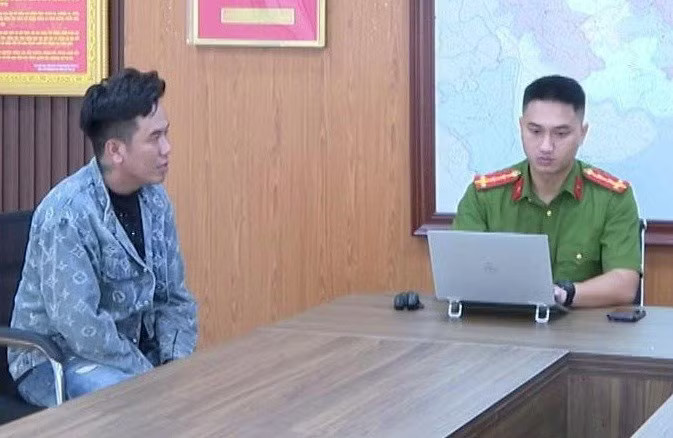 Bắt ổ nhóm chuyên lừa phụ nữ Việt có điều kiện - Ảnh 2.