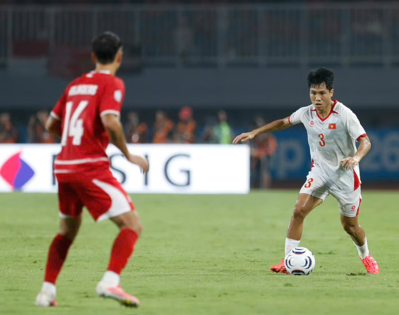Văn Vĩ chơi tốt tại ASEAN Cup 2026. Ảnh: Hữu Phạm. Tuyển Việt Nam nhận tin dữ trước FIFA ASEAN Cup - Ảnh 1.