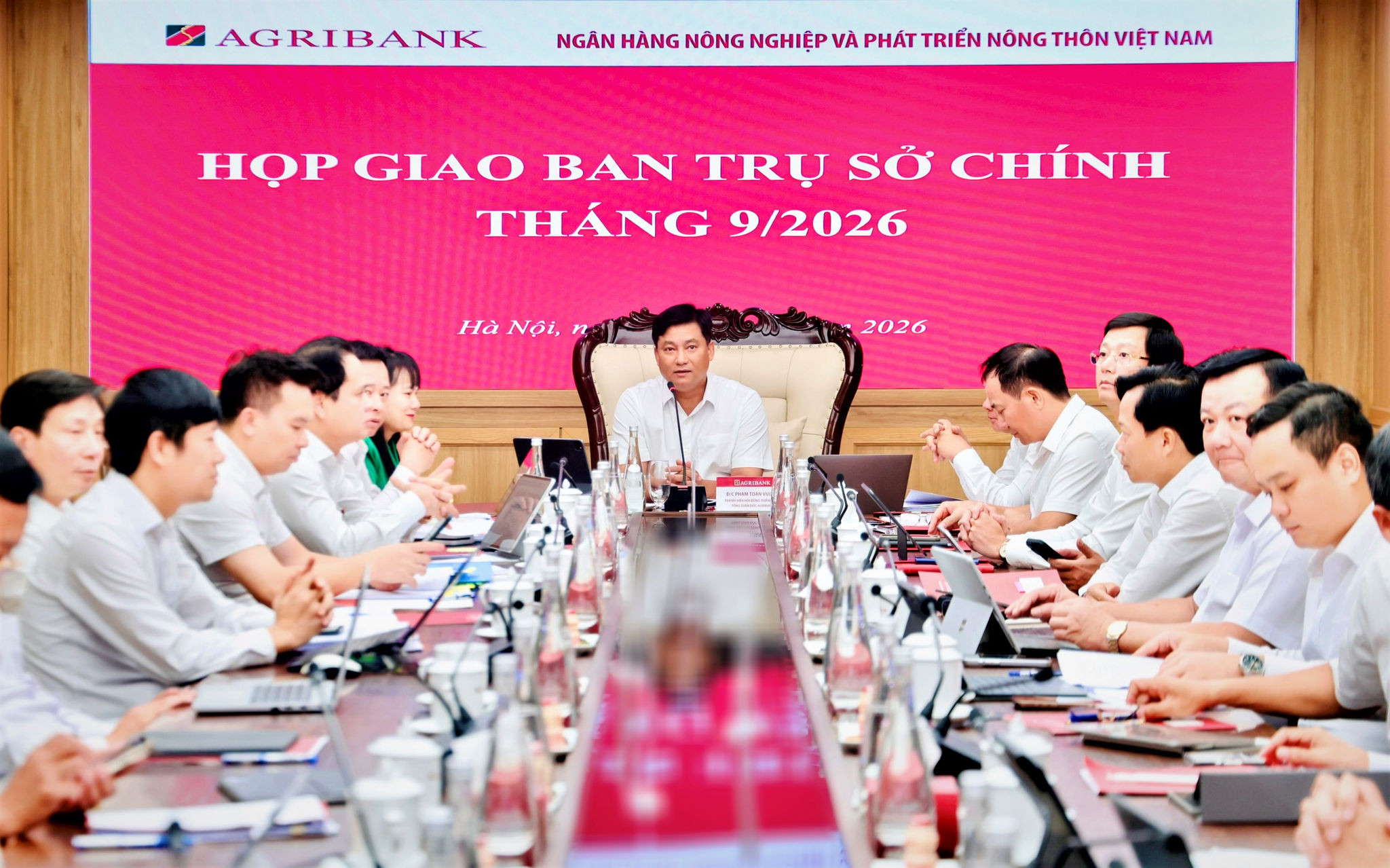 agribank-du-no-khach-hang-phap-nhan-tang-8-74-sau-8-thang-dau-nam-2026_6a9e1c40476b8-65110bd12cfe92b07bd95758312f110f.jpg