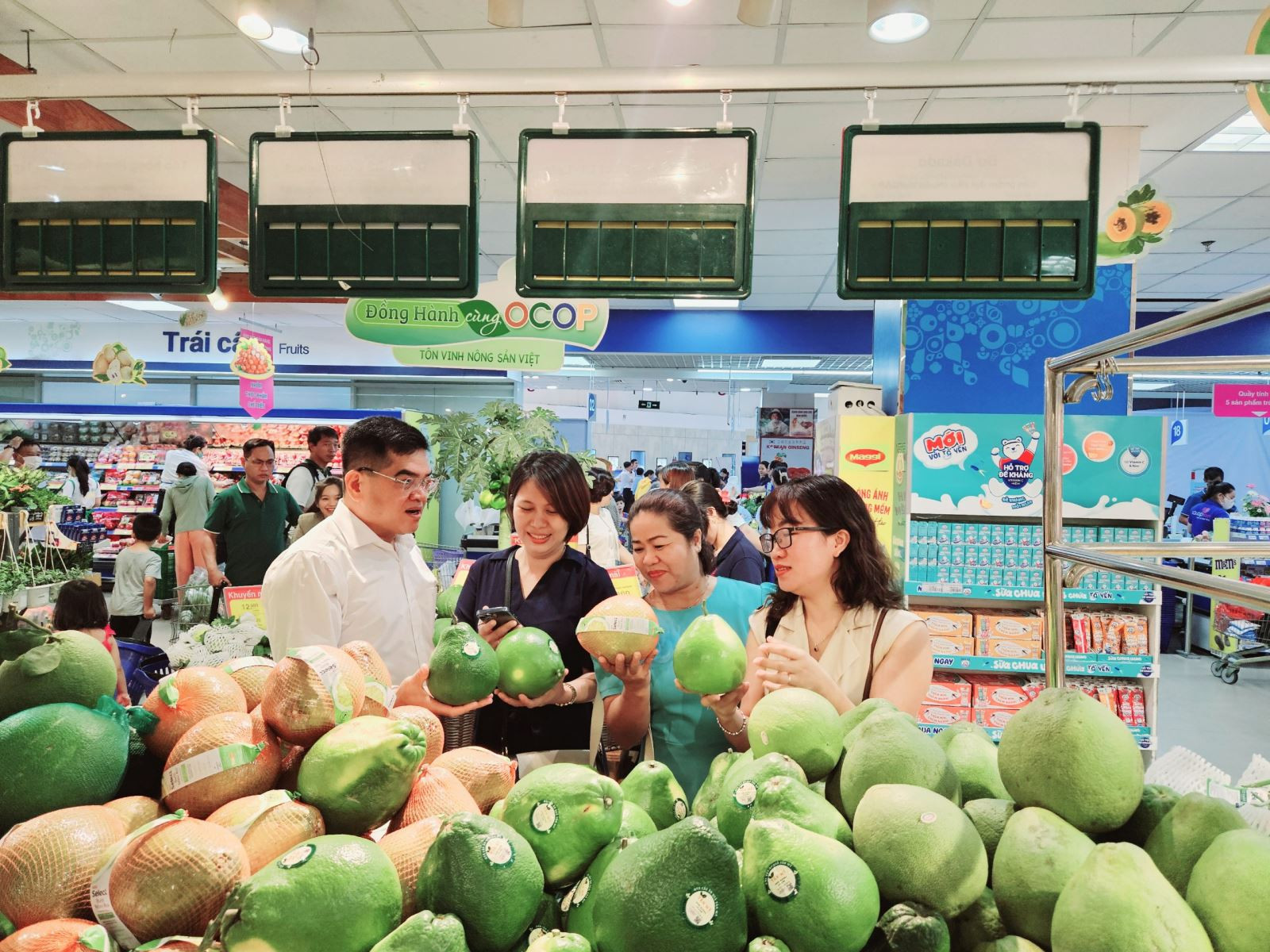 Phần lớn mặt hàng thiết yếu và hàng tiêu dùng hiện nay được các thương nhân định giá dựa trên cung – cầu.