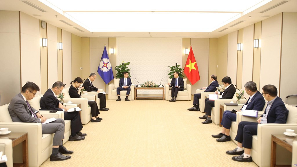 buoi-lam-viec-giua-chu-tich-hdtv-evn-dang-hoang-an-va-chu-tich-china-exim-bank-tran-hoai-vu-20260908140845.jpg