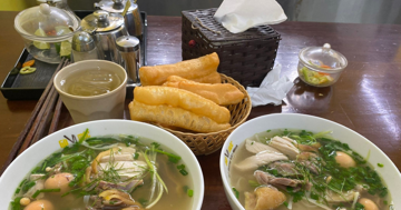 Bữa trưa 30.000 đồng ngày càng khó tìm