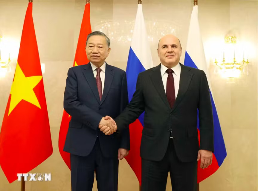 Tổng Bí thư, Chủ tịch nước Tô Lâm hội kiến Thủ tướng Nga M. Mishustin. Ảnh: TTXVN Tổng Bí thư, Chủ tịch nước Tô Lâm cùng Thủ tướng Nga bàn về phát triển chuỗi cung ứng ổn định - Ảnh 1.