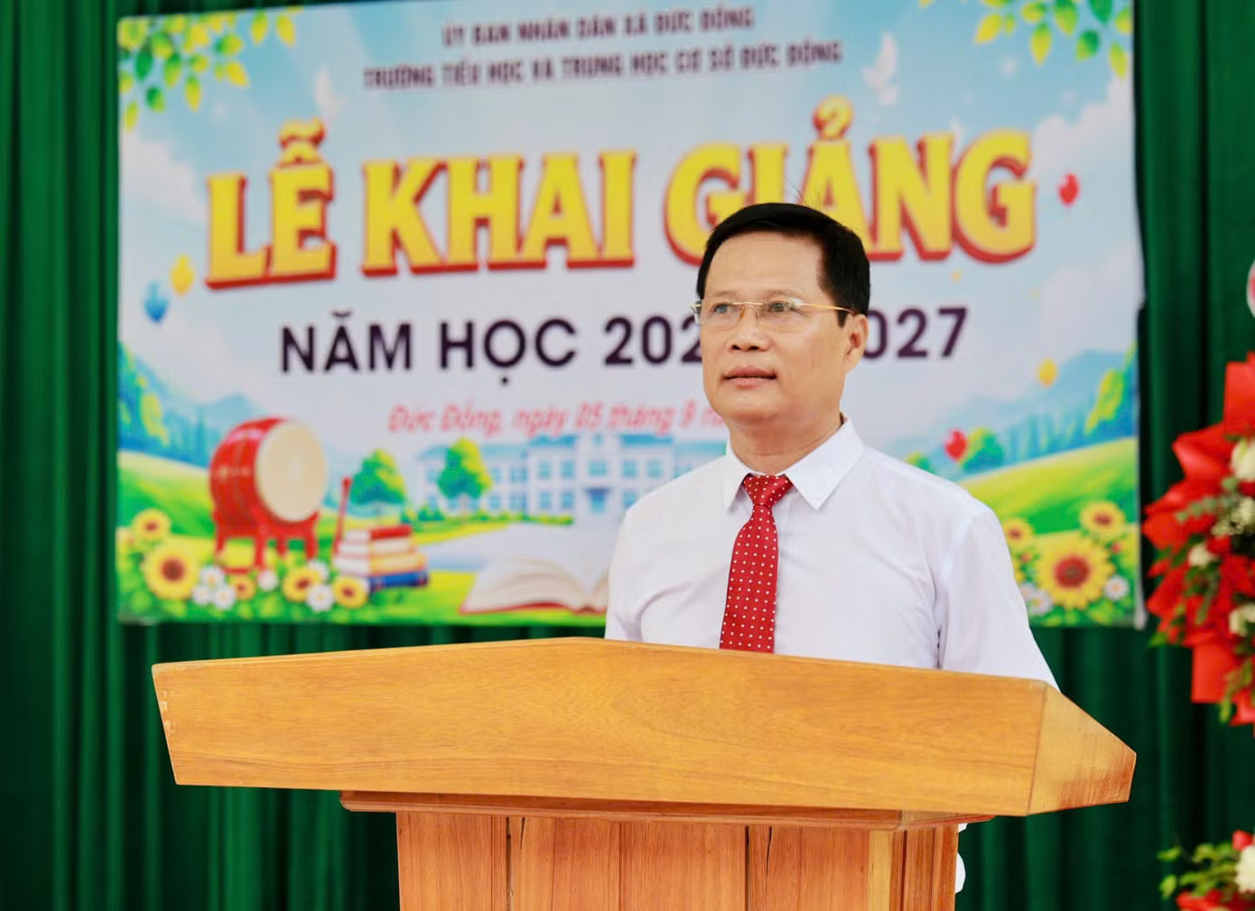 Ông Nguyễn Văn Lợi đạt điểm cao nhất, nhưng đề xuất xin làm hiệu phó. Vụ trường chưa có hiệu trưởng sau sáp nhập ở Hà Tĩnh: Người có điểm cao nhất bất ngờ xin làm hiệu phó - Ảnh 2.
